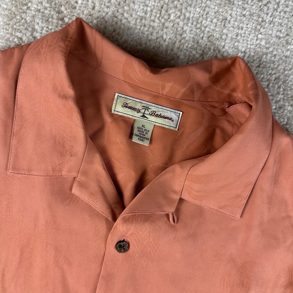 Tommy Bahama Men's‎ XL 100% Silk Hawaiian Button-Up Short Sleeve Casual Salmon